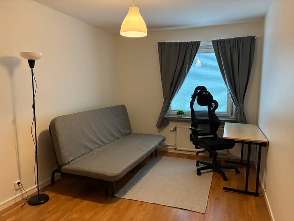 Сдам комнату в 3-х комнатной квартире